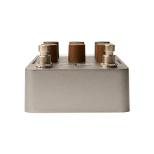 Load image into Gallery viewer, Universal Audio UAFX OX Stomp Dynamic Speaker