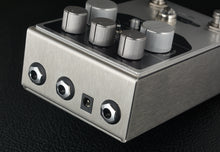 Load image into Gallery viewer, Origin Effects DELUXE61 Amp Tremolo & Drive