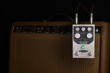 Load image into Gallery viewer, Origin Effects DELUXE61 Amp Tremolo & Drive
